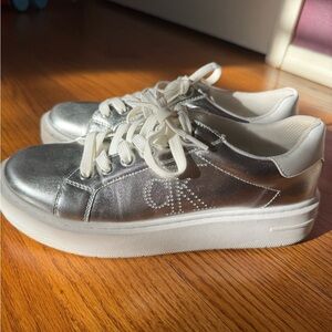 LIKE NEW!!! 💎 Calvin Klein Metallic Silver Sneakers with White Accents